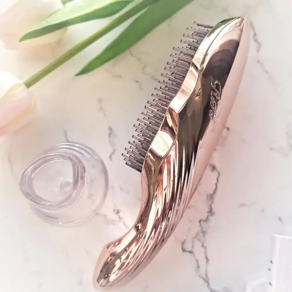 シャンプーブラシのおすすめ人気ランキングTOP16!効果的な使い方・メリット・デメリットも解説