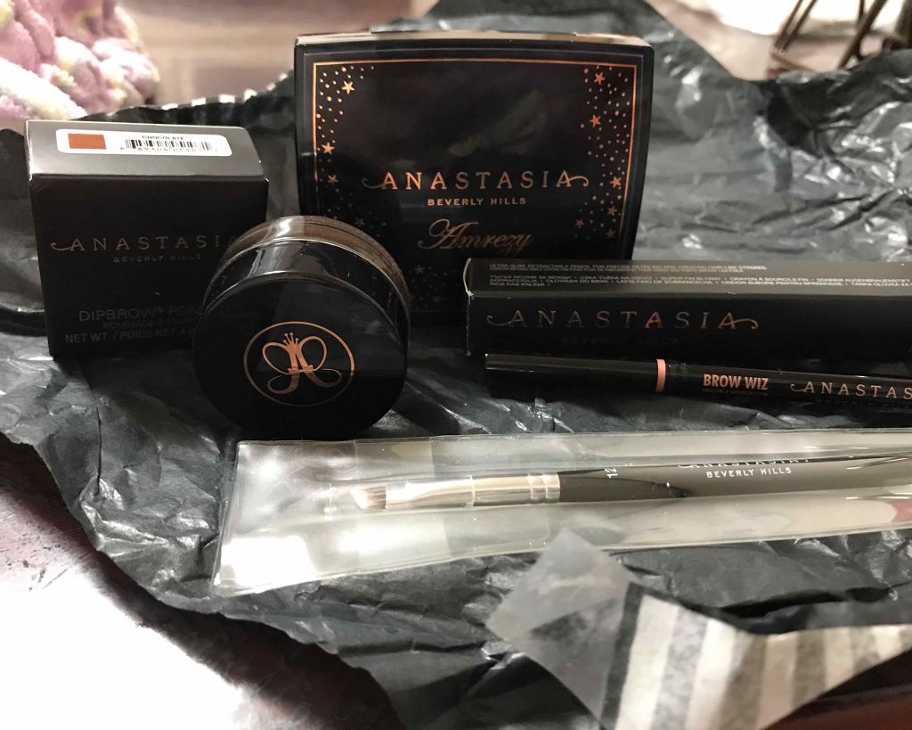 AMREZYハイライター/アナスタシア ビバリーヒルズ/パウダーハイライトを使ったクチコミ（1枚目）