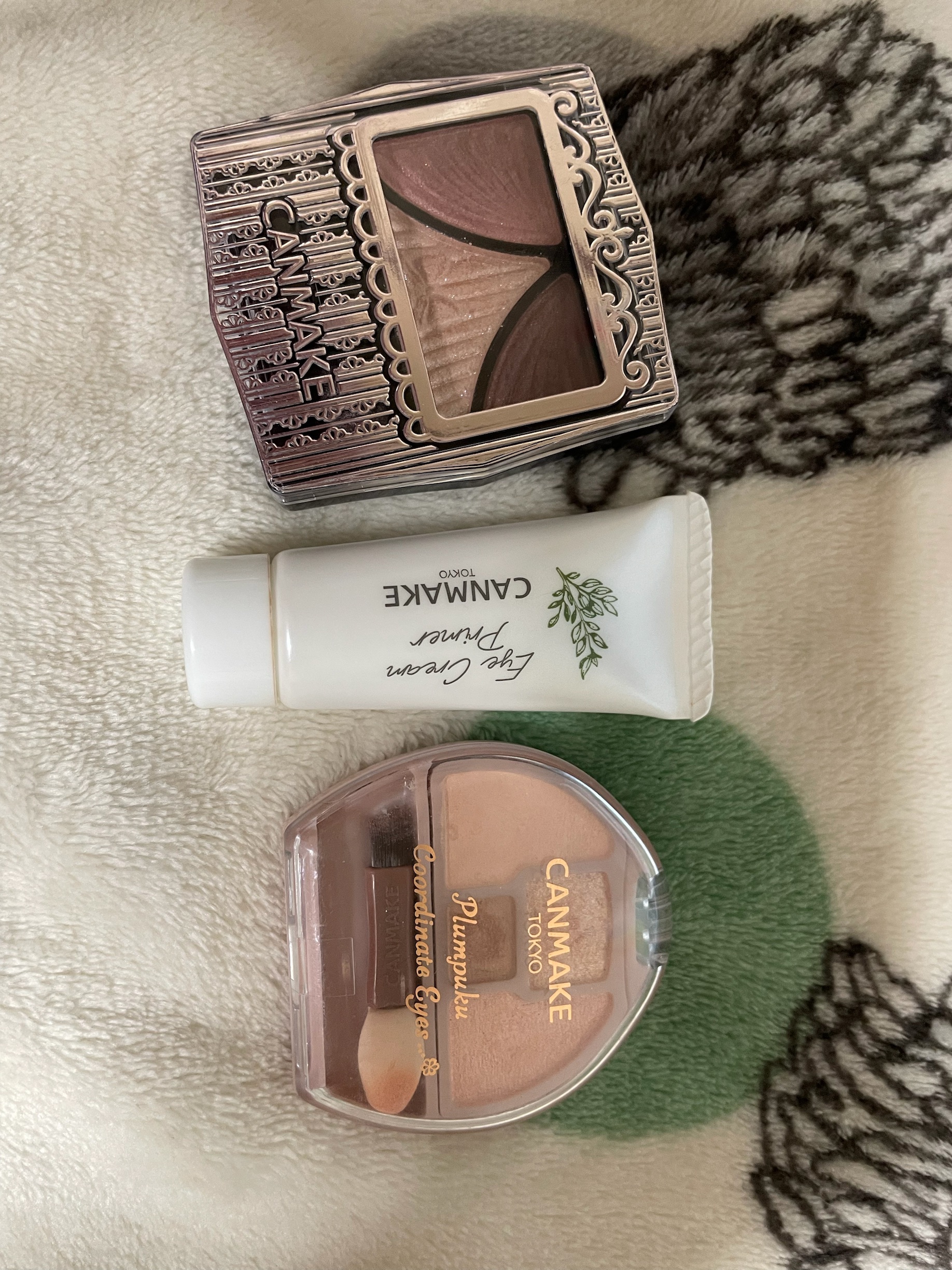 ジューシーピュアアイズ/キャンメイク/アイシャドウパレットを使ったクチコミ（3枚目）