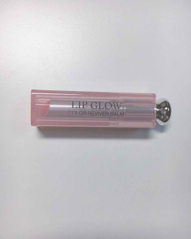 💄Diorのリップ🌸
人生初のデパコス？

*☼*―――――*☼*―――――

私は001のピンク買いました！人によって色が変わるやつ。

塗ってもほとんど色つかない！から学校にも使ってる


匂いがバ