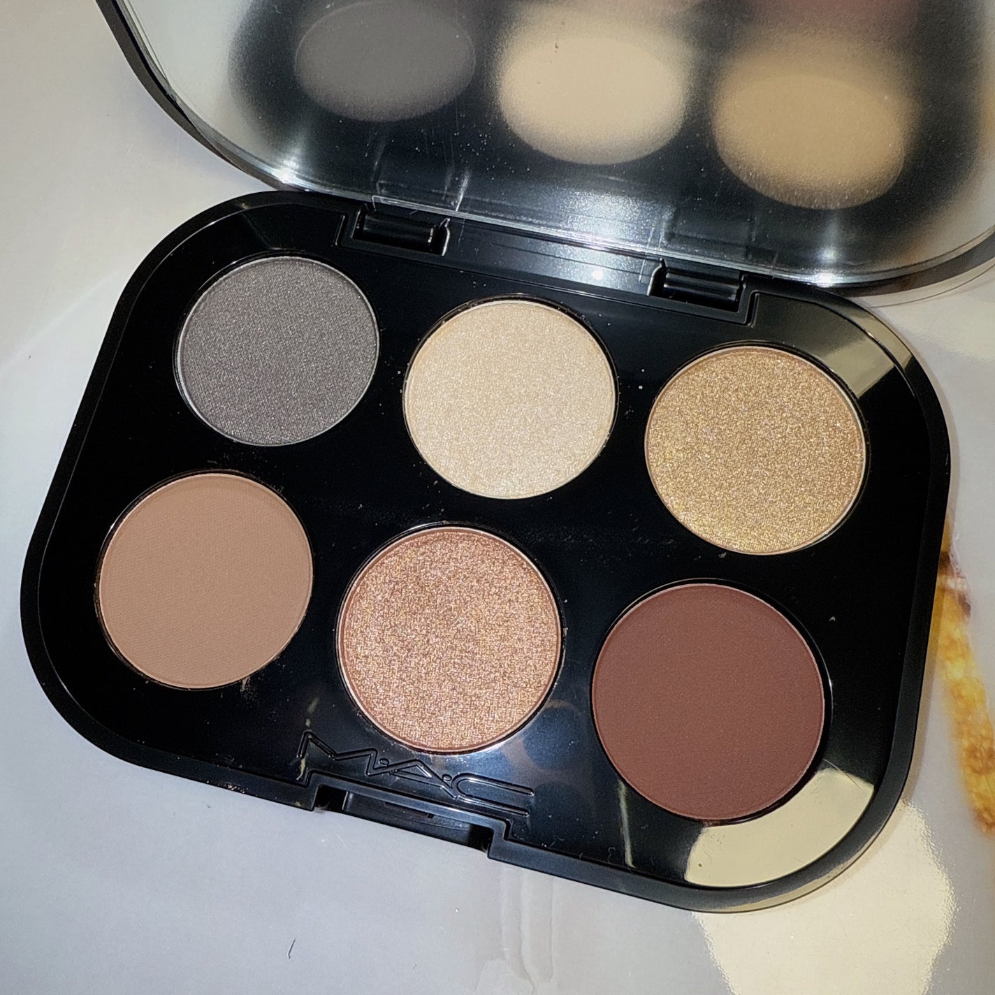 コネクト イン カラー アイシャドウ パレット × 6/M・A・C/アイシャドウパレットを使ったクチコミ(4枚目)