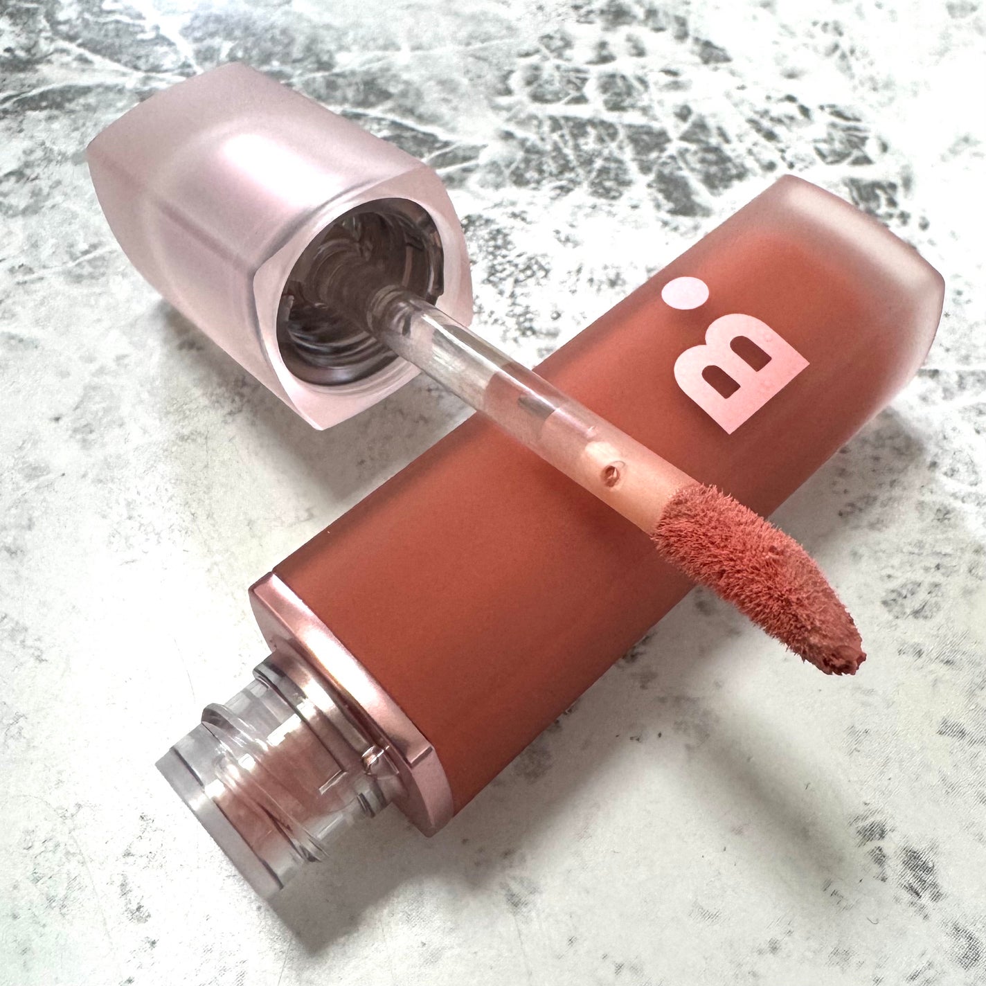 シアーベルベットベールティント /BANILA CO/リップティントを使ったクチコミ(2枚目)