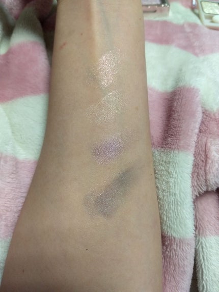 トーンアップアイシャドウ/CEZANNE/アイシャドウパレットを使ったクチコミ(2枚目)