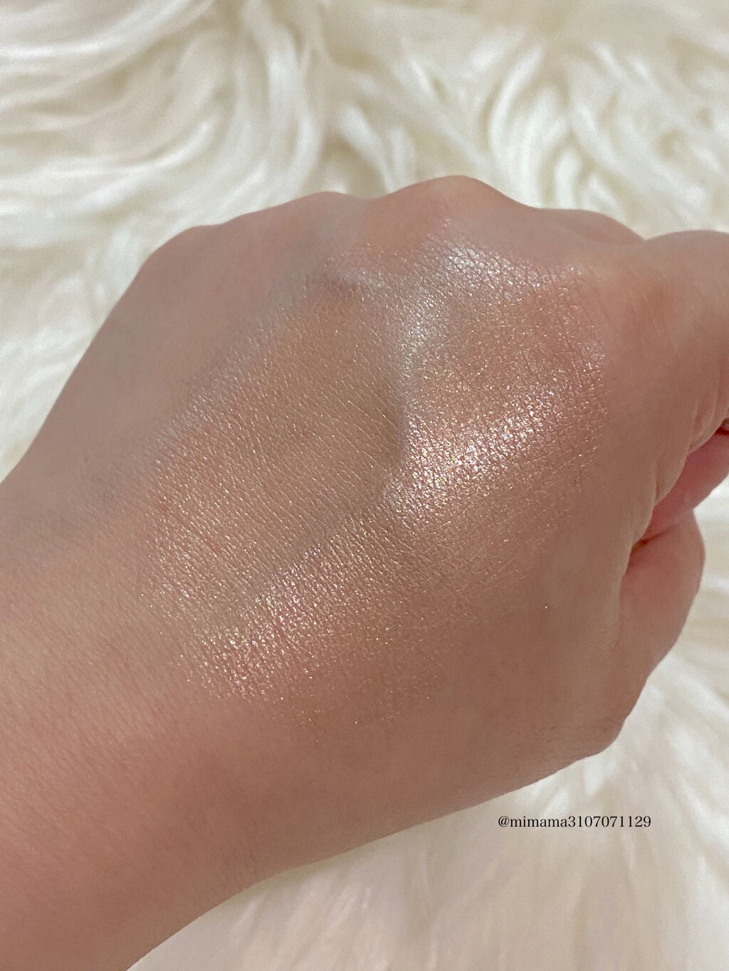 フェイス ハイライター/BOBBI BROWN/リキッドハイライトを使ったクチコミ(4枚目)