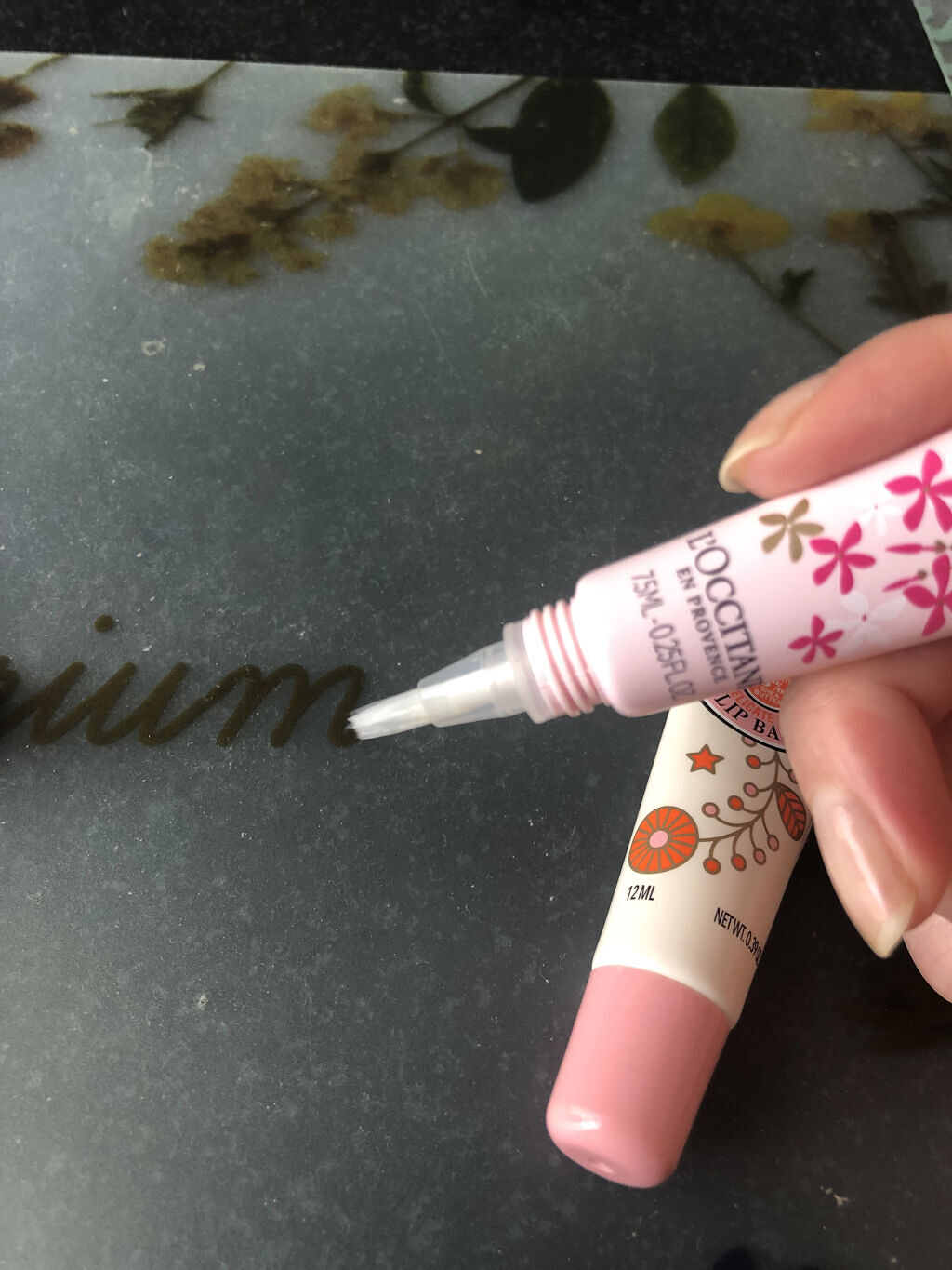 フローラルコットン シア リップバーム/L'OCCITANE/リップケアを使ったクチコミ（2枚目）