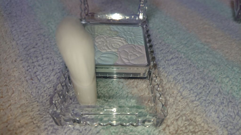 グロウフルールハイライター/キャンメイク/パウダーハイライトを使ったクチコミ（2枚目）