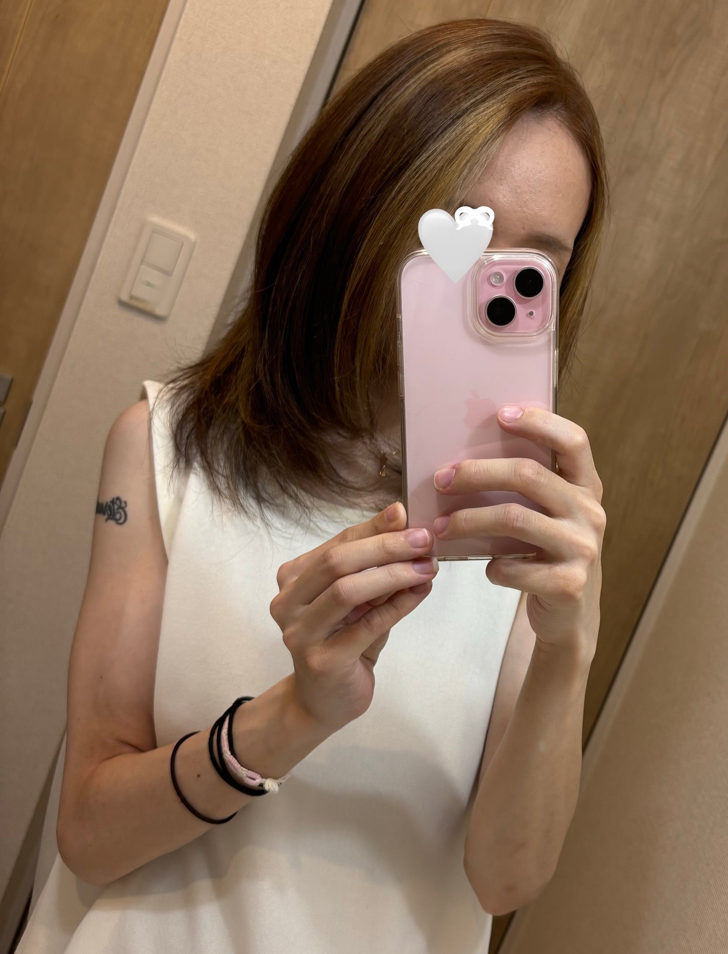 S on LIPS 「暗めのロングからハイライトカラーのミディアムヘアに💇♀️🤍#..」(2枚目)