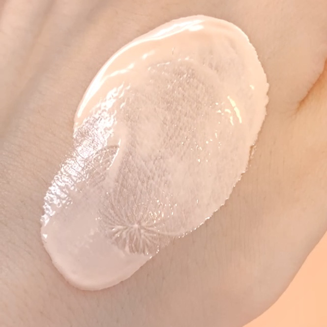 ByUR セラムフィット ヴェール デイ UV エッセンスのクチコミ「𝐁𝐲𝐔𝐑

セラムフィット ヴェール デイ UV エッセンス
01 シアーピンク

40ml .....」（3枚目）