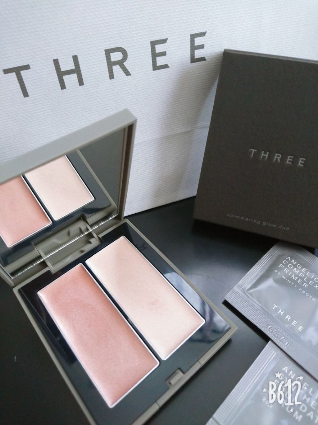 THREE シマリング グロー デュオ/THREE/クリームハイライトを使ったクチコミ（1枚目）