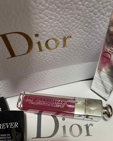 【DIOR】

・お友達から誕生日プレゼントに頂きました😊

・ディオール  
　アディクト　リップ　マキシマイザー
　019  トーキョーピンク

・ラメがとても綺麗です❤️