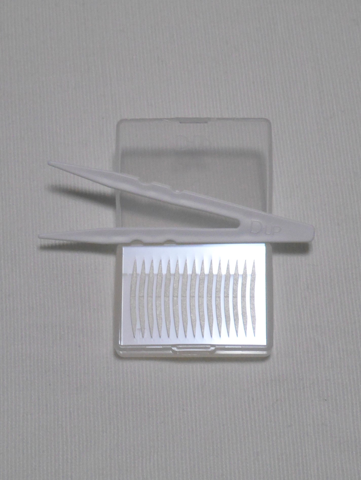 ワンダーアイリッドテープ Extra/D-UP/二重まぶた用アイテムを使ったクチコミ(3枚目)