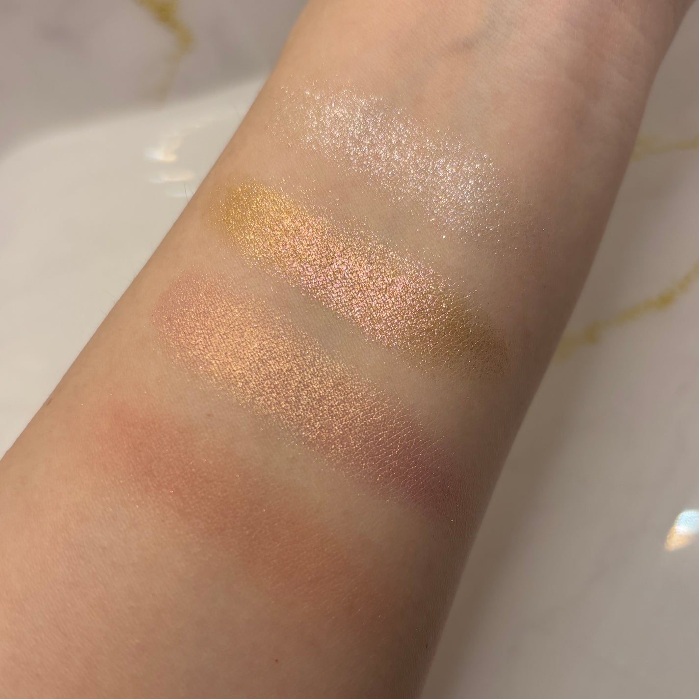 リュクス アイシャドウ クォード グロウ ウィズ ラブ コレクション/BOBBI BROWN/アイシャドウパレットを使ったクチコミ(2枚目)