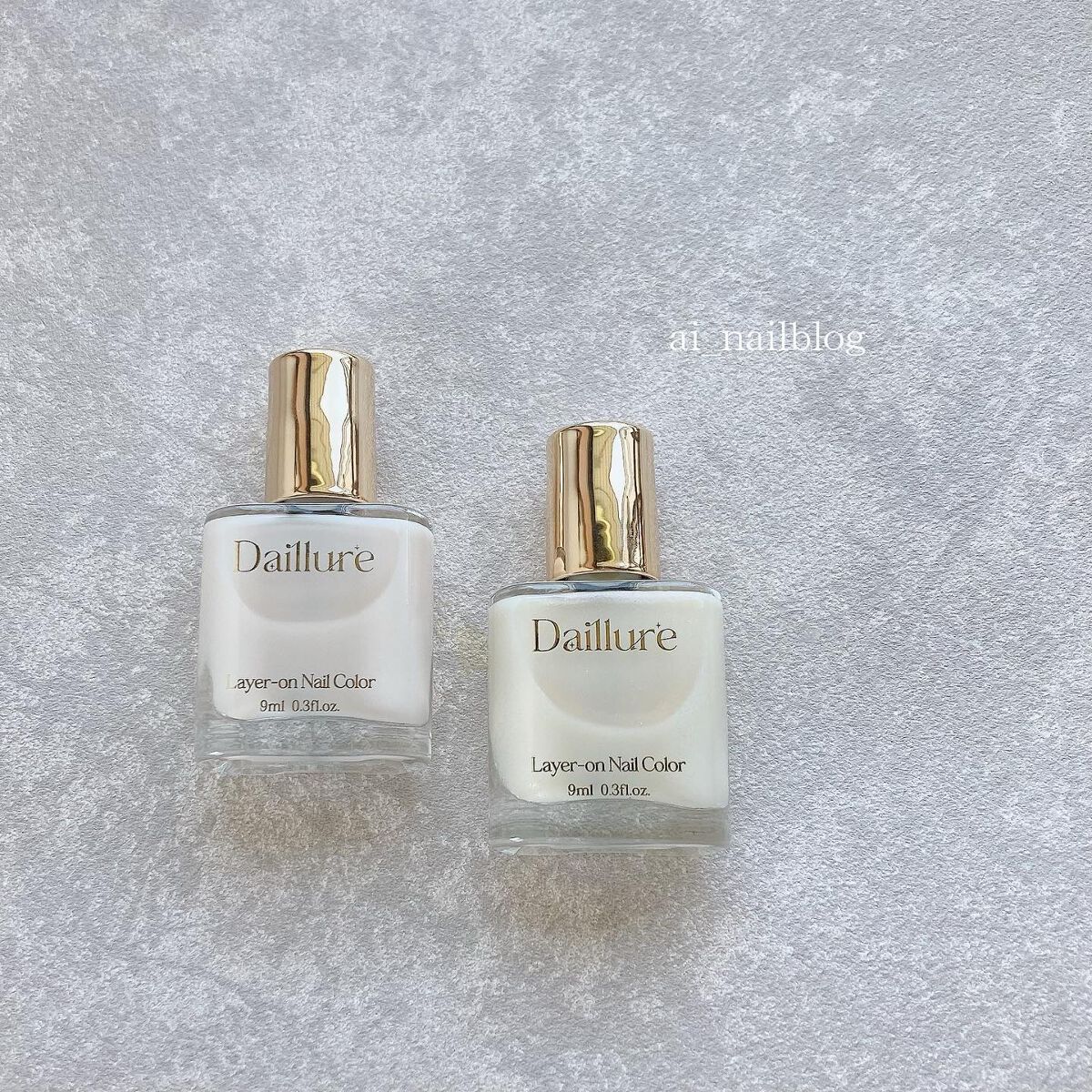 ai on LIPS 「.Daillure(デイルーア)ホワイトを重ねたシンプルなネイ..」(3枚目)