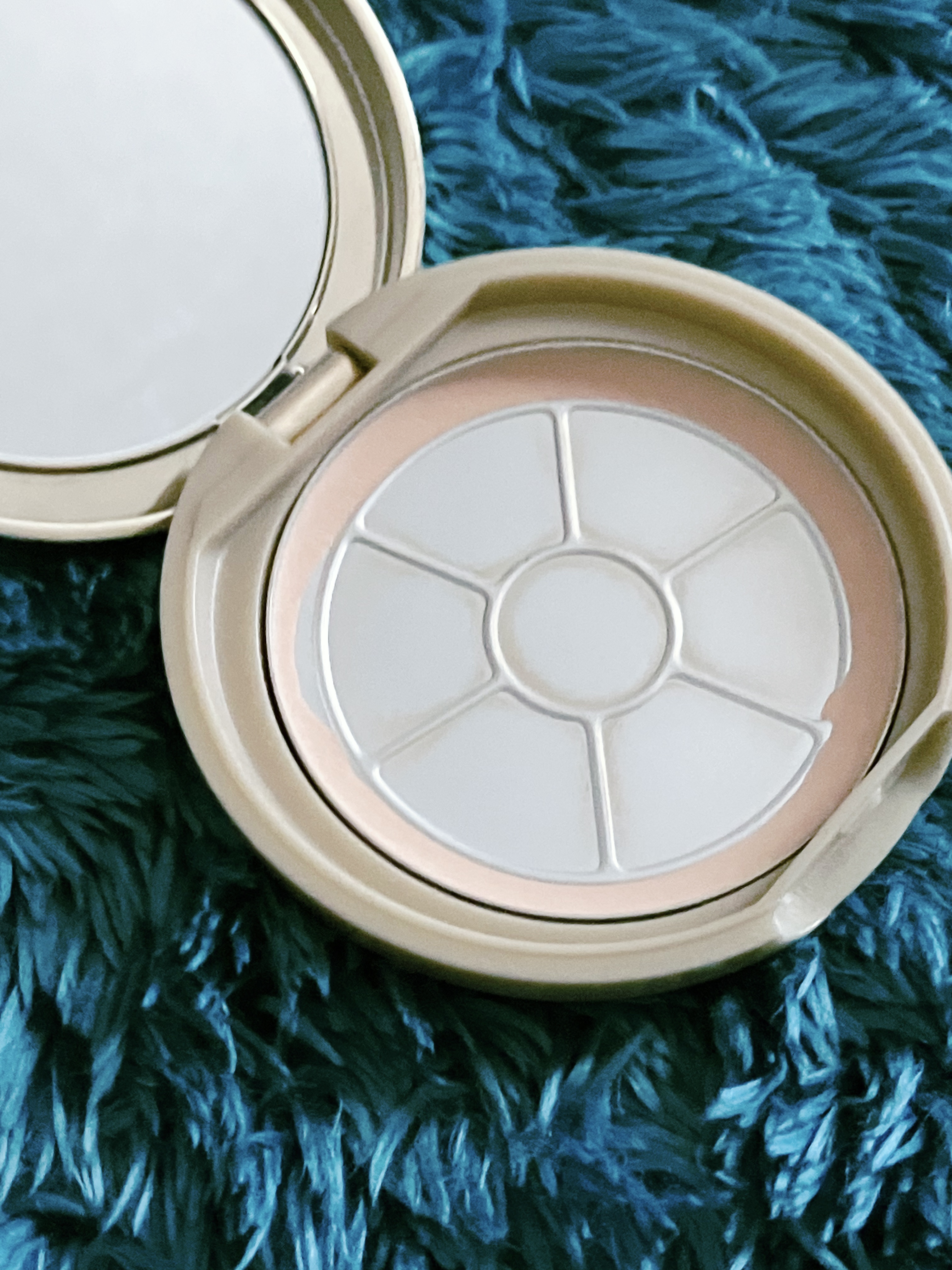 マシュマロフィニッシュパウダー MB マットベージュオークル（旧パッケージ）/キャンメイク/プレストパウダーを使ったクチコミ（2枚目）