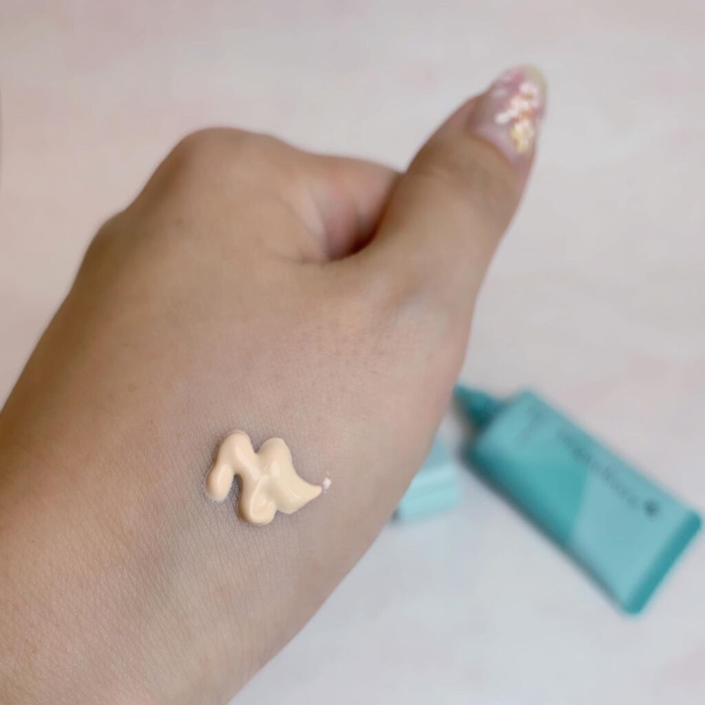 haru on LIPS 「マスク蒸れによるメイク崩れも気にならない✨テカリに強い下地👏ト..」(3枚目)