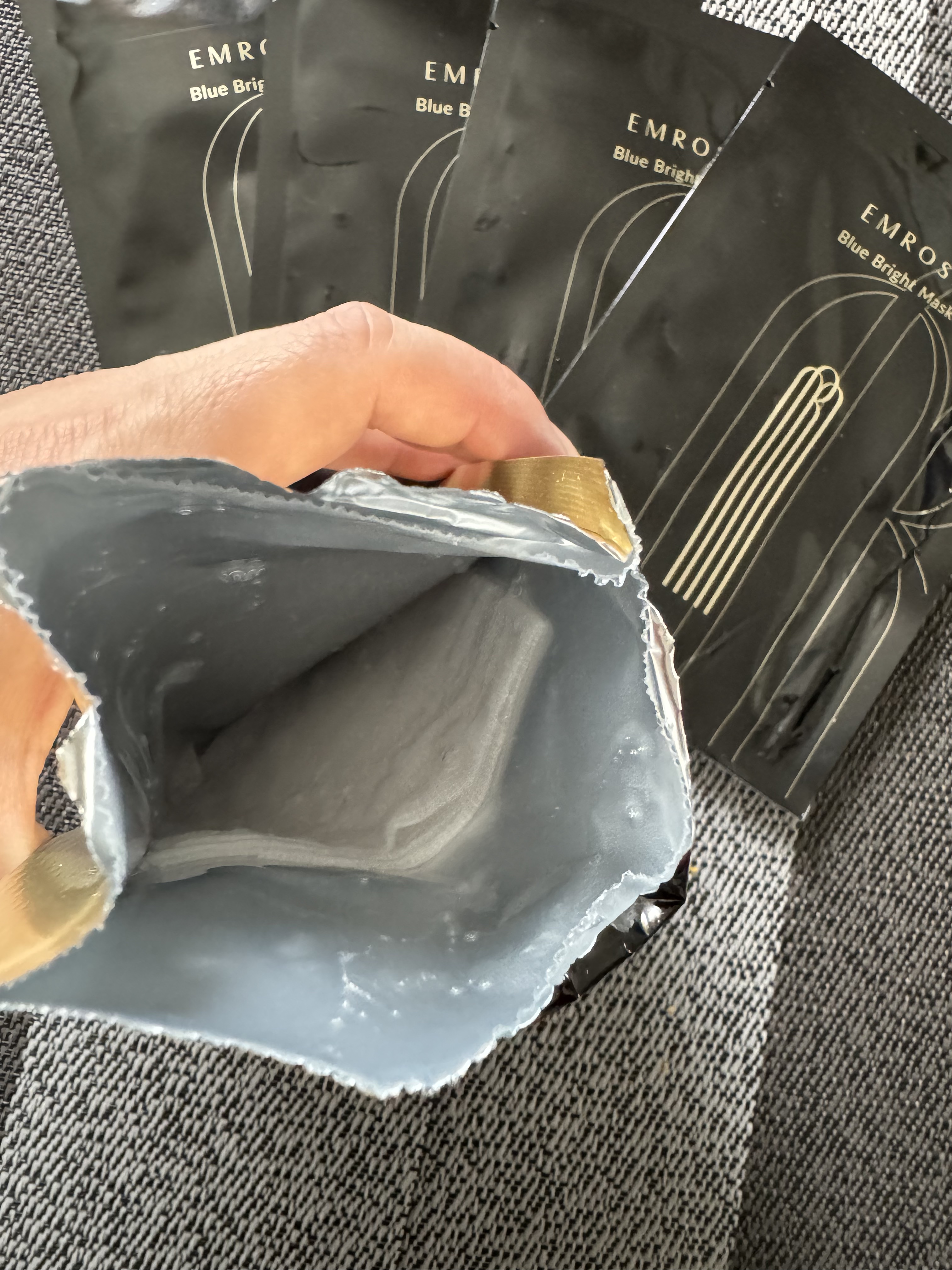 ブルーブライトマスク/EMROSÉ/シートマスク・パックを使ったクチコミ（2枚目）