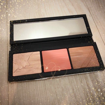 シャイニー プリティ シングス フェイス コンパクト【ホリデーコレクション 2018】/M・A・C/パウダーチークを使ったクチコミ(1枚目)