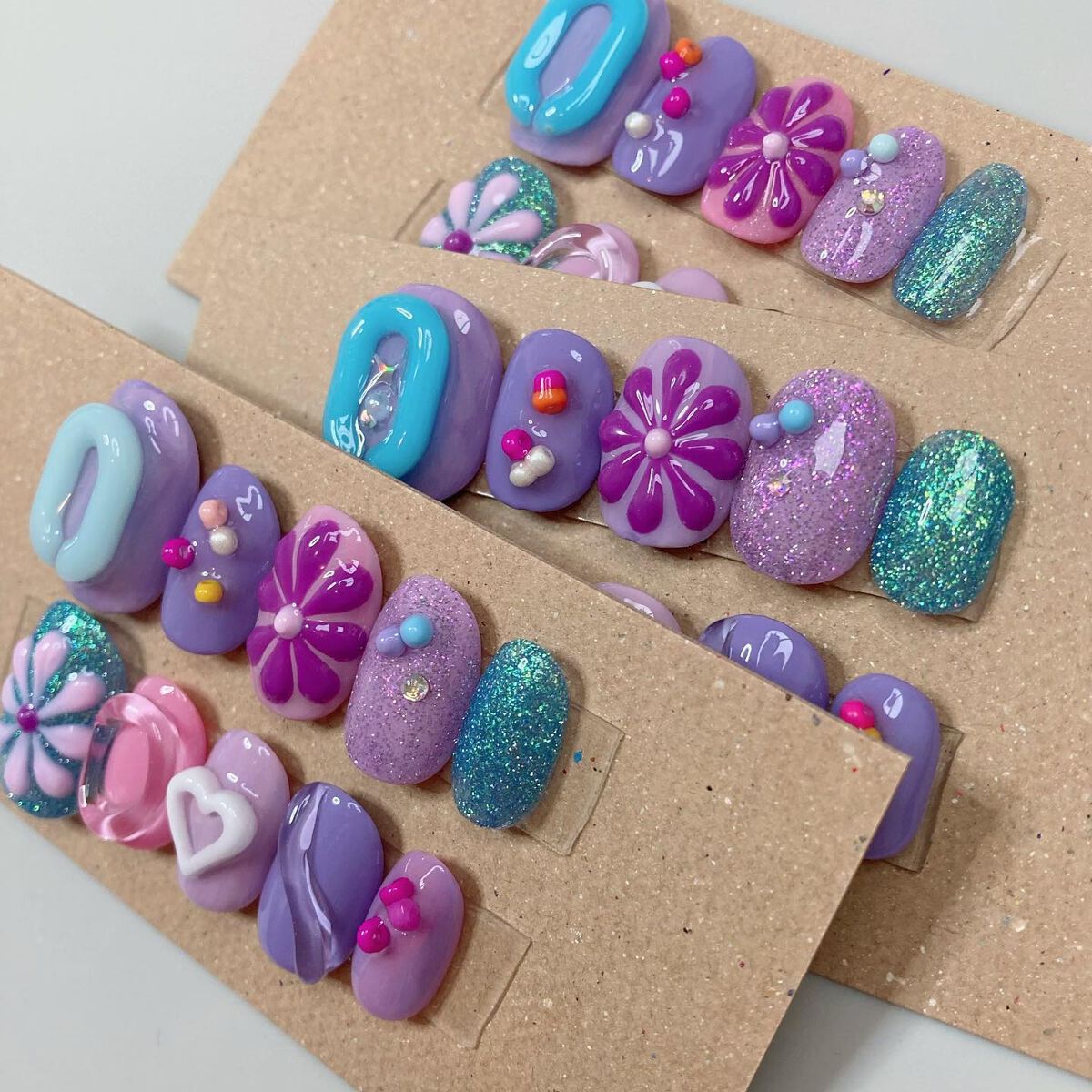 つけ爪やさん \MUU/ on LIPS 「現品ネイルチップ販売中です☺️.サイズ変更ができないので通常よ..」(1枚目)