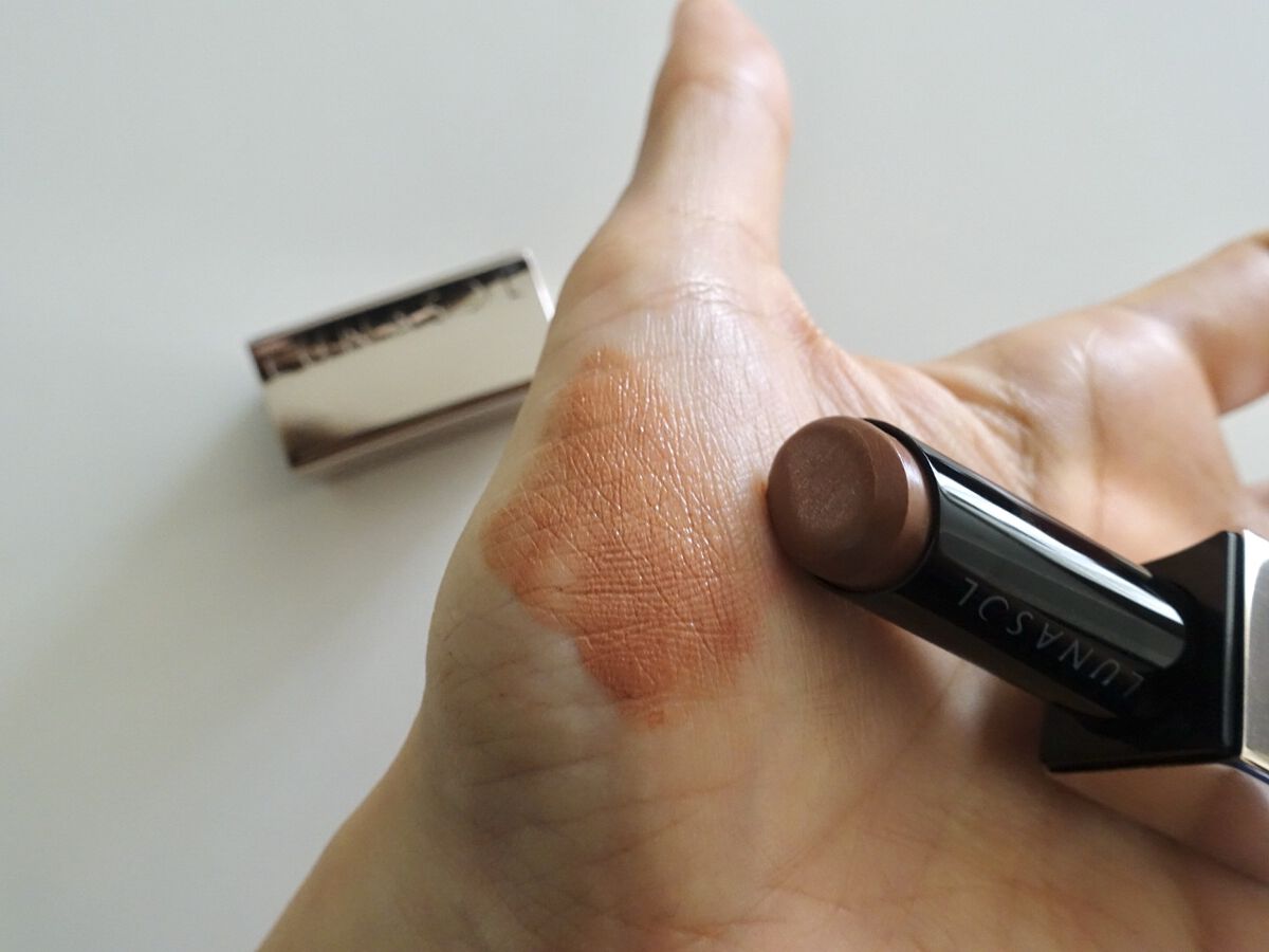 プランプメロウリップス サテン EX11 Rusty Amber/LUNASOL/口紅を使ったクチコミ（3枚目）