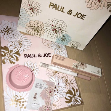 まえ買えなかったもの買ってきた♡
Paul & JOEではアイライナー
NARSでは単色アイシャドウ
NARSはLINE登録者限定の、キャンペーンをしてて当たったからミニリップがもらえた♡
嬉しい😍