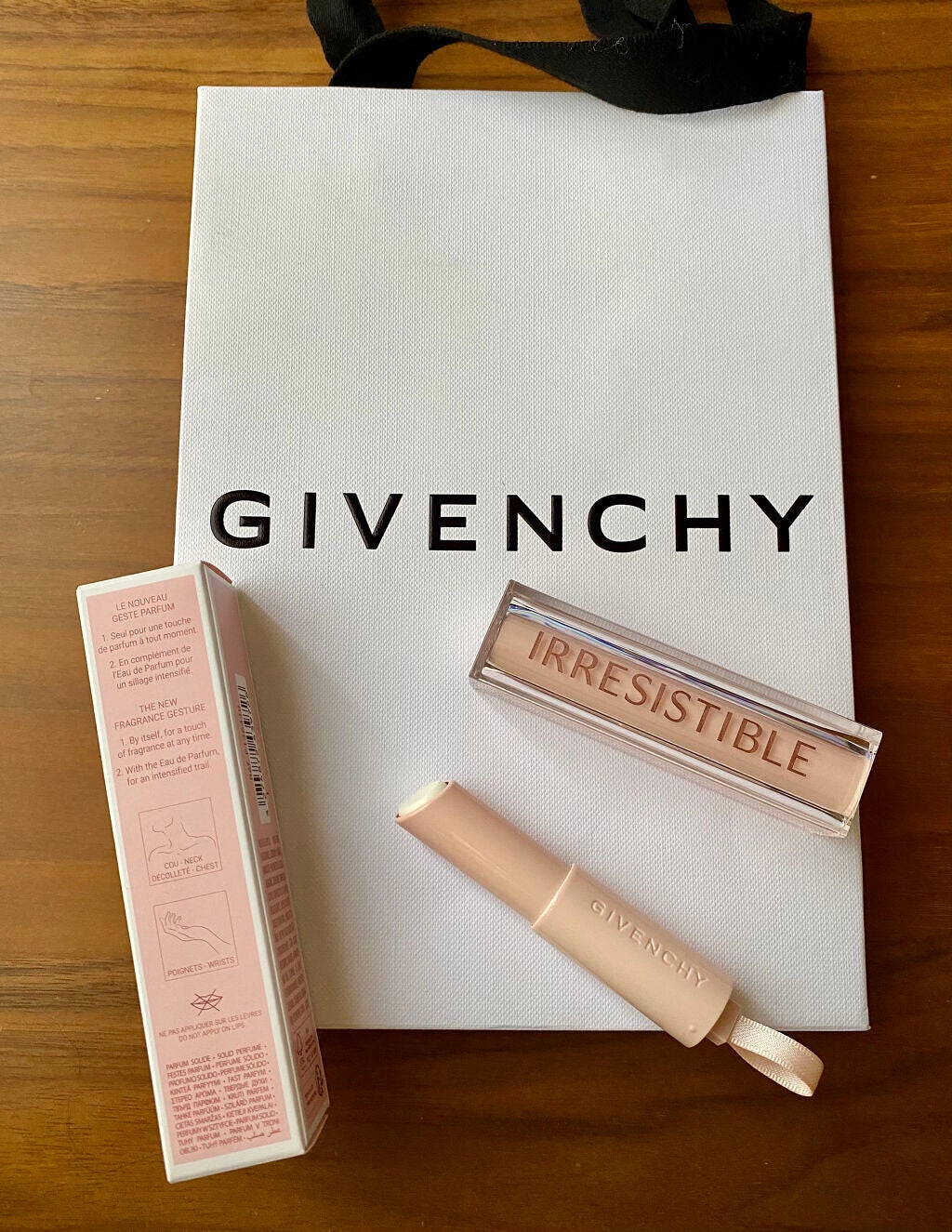 イレジスティブル ソリッド パフューム/GIVENCHY/練り香水を使ったクチコミ(4枚目)