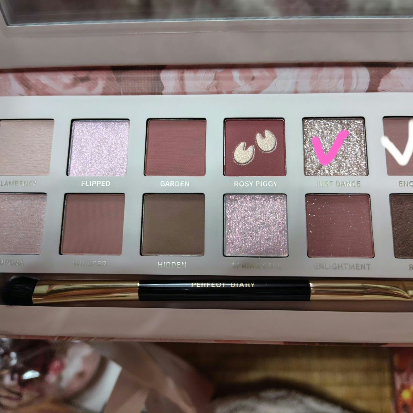 エクスプローラ12色 動物アイシャドウパレット/PERFECT DIARY/アイシャドウパレットを使ったクチコミ（2枚目）