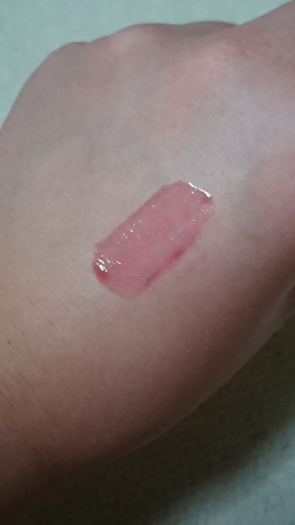 ユイルカレス 805 ダークレッド/ロレアル パリ/リップグロスを使ったクチコミ（2枚目）