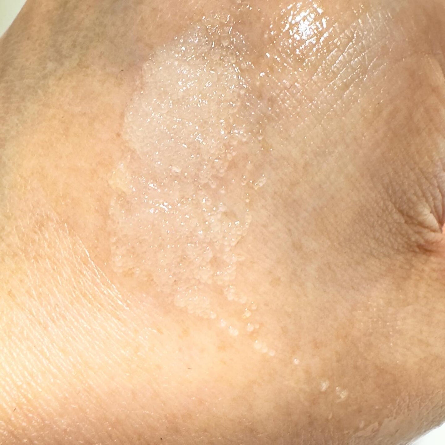 dakota on LIPS 「ボディスクラブ使用していますか?PLUからパフュームドシーソル..」(4枚目)