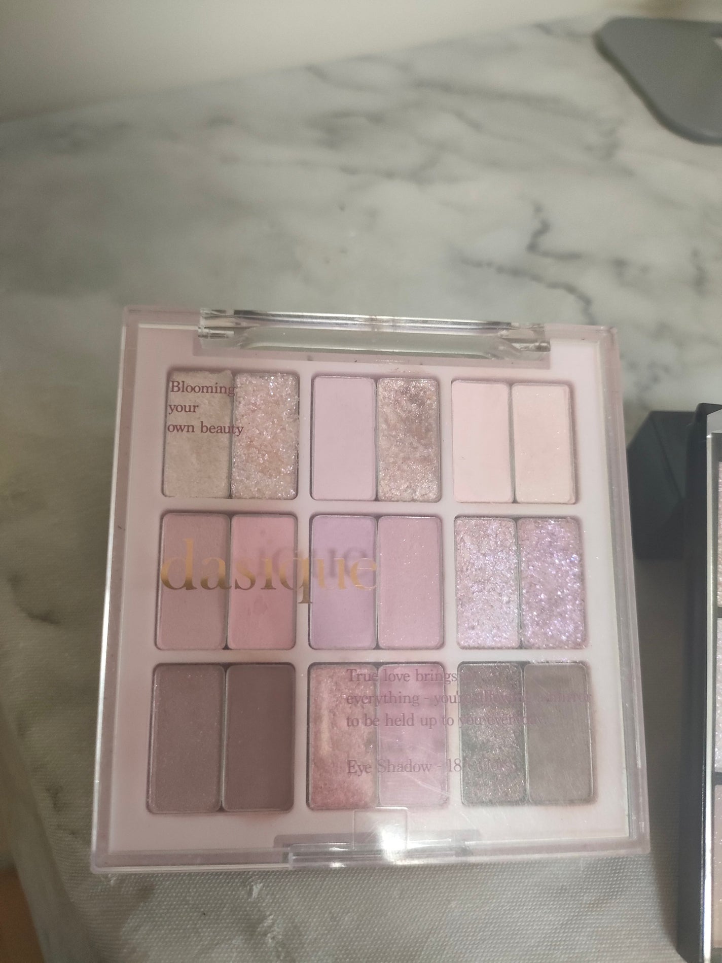 fabulous_perfume_h8zz on LIPS 「ユアグラム百均コスメがデイジークにそっくり!୨୧┈┈┈┈┈┈┈..」(3枚目)