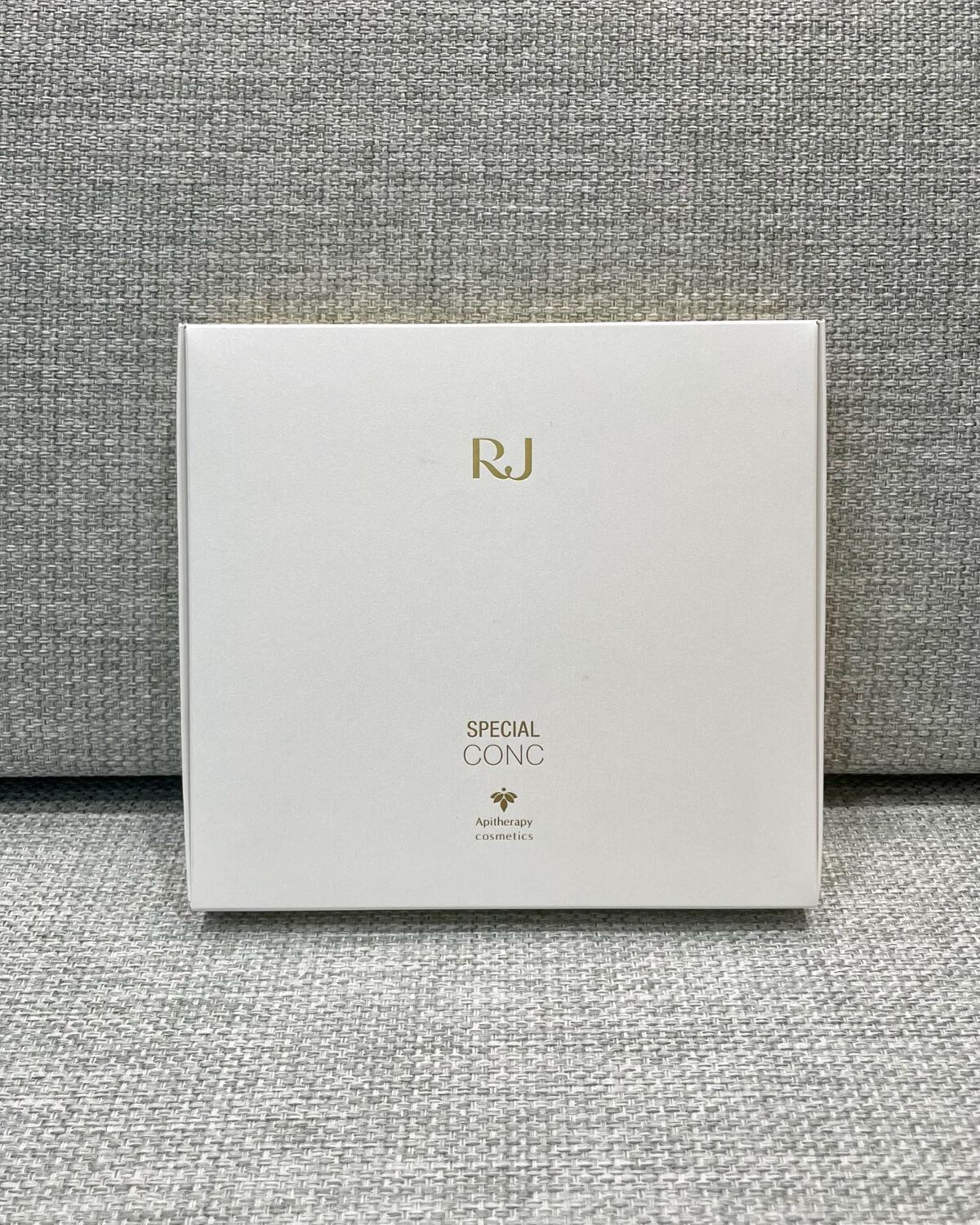 RJスペシャルコンク/アピセラピーコスメティクス/美容液を使ったクチコミ(4枚目)