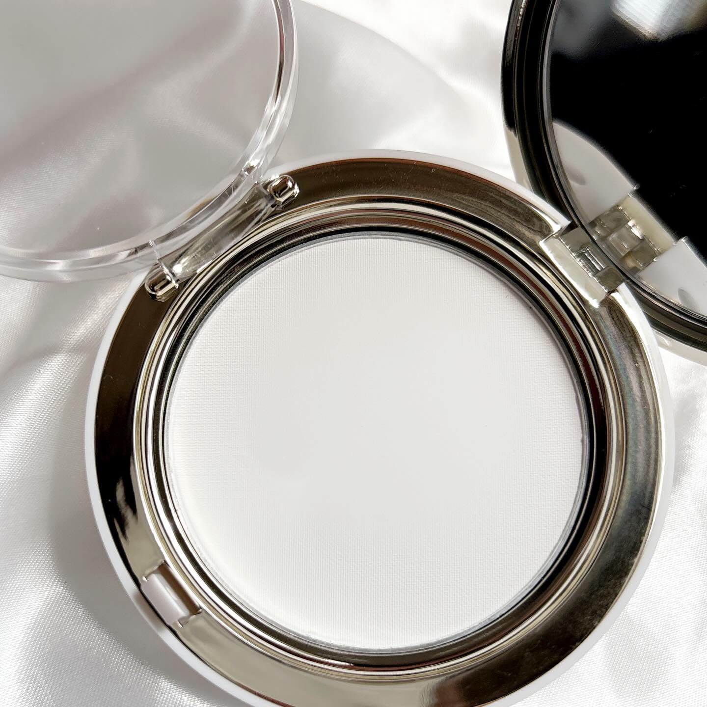 ハイドラセッティングパウダー/byLieto/プレストパウダーを使ったクチコミ（3枚目）