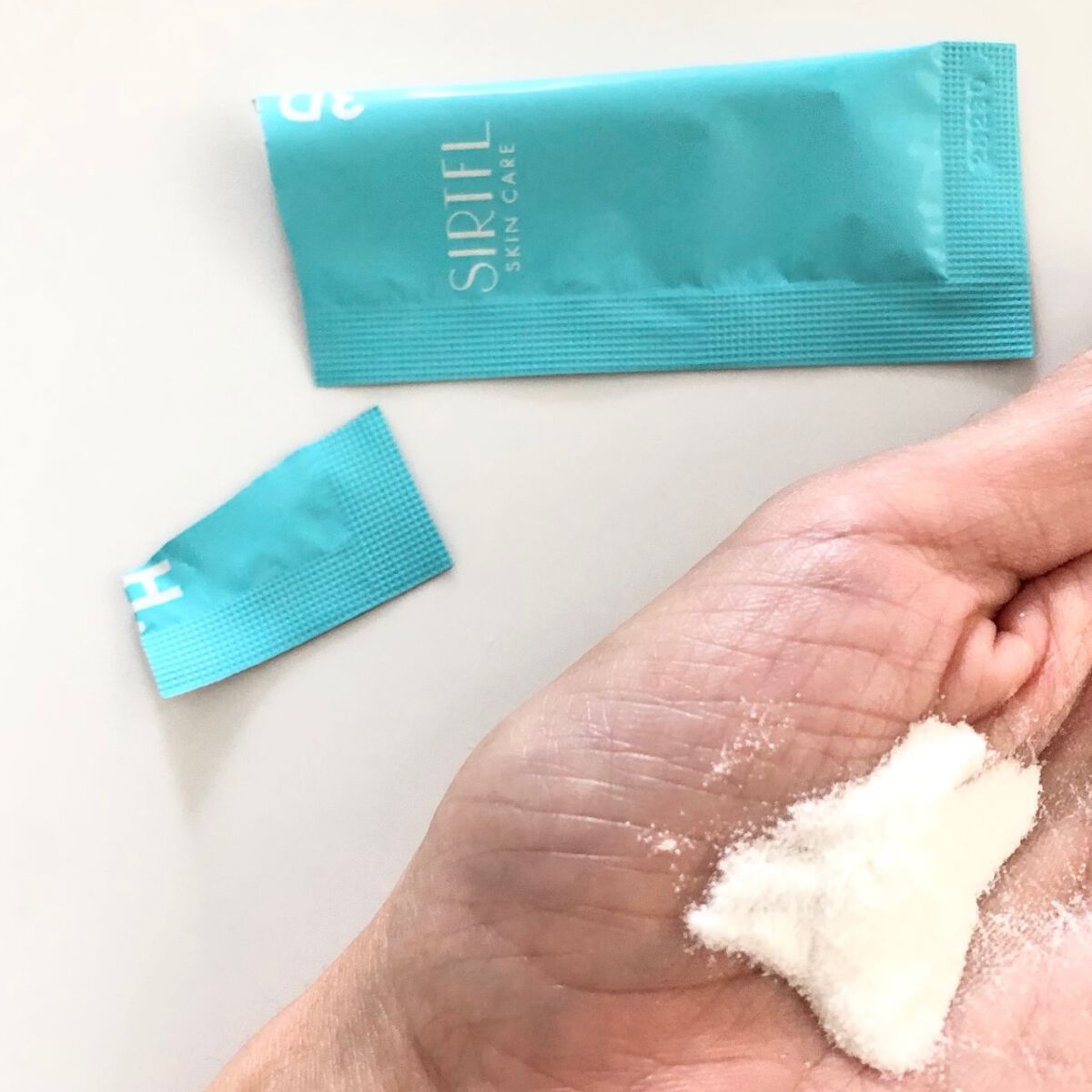 アクティブパウダー 3D.H./SIRTFL/美容液を使ったクチコミ（3枚目）