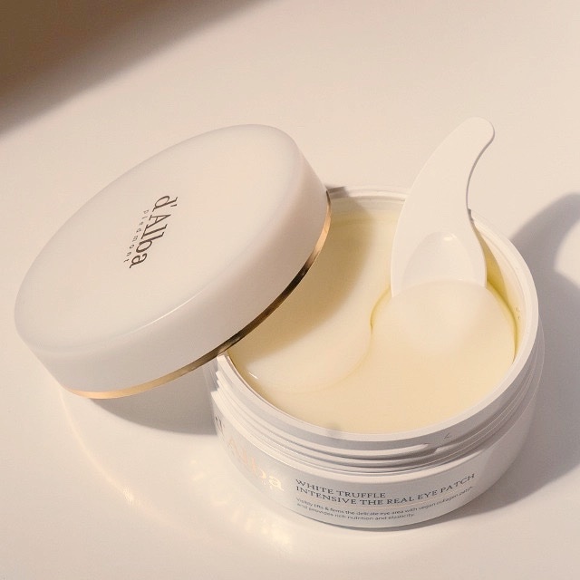 ホワイトトリュフインテンシブザリアルアイパッチ/ダルバ/アイケア・アイクリームを使ったクチコミ（1枚目）