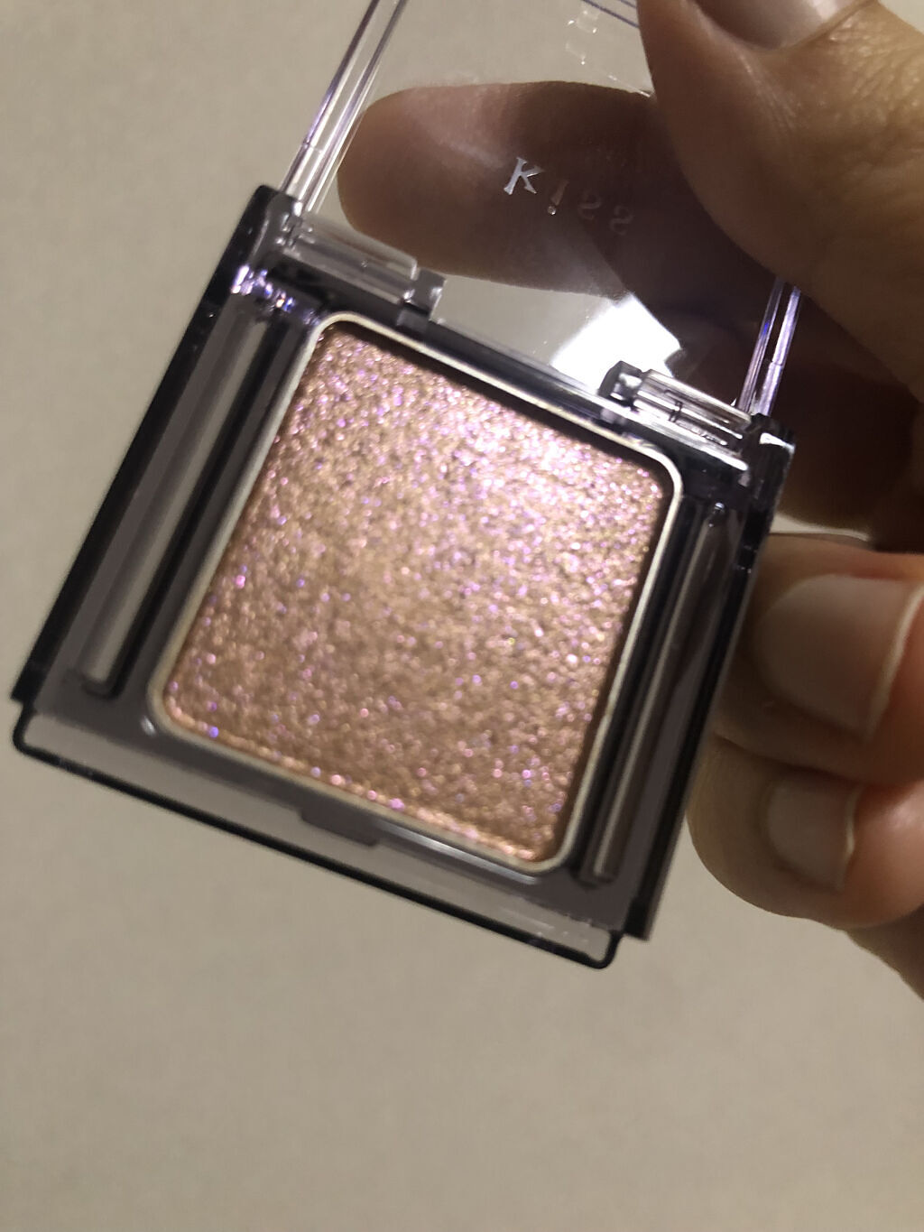 シアー グリッターアイズ/KiSS/単色アイシャドウを使ったクチコミ（1枚目）
