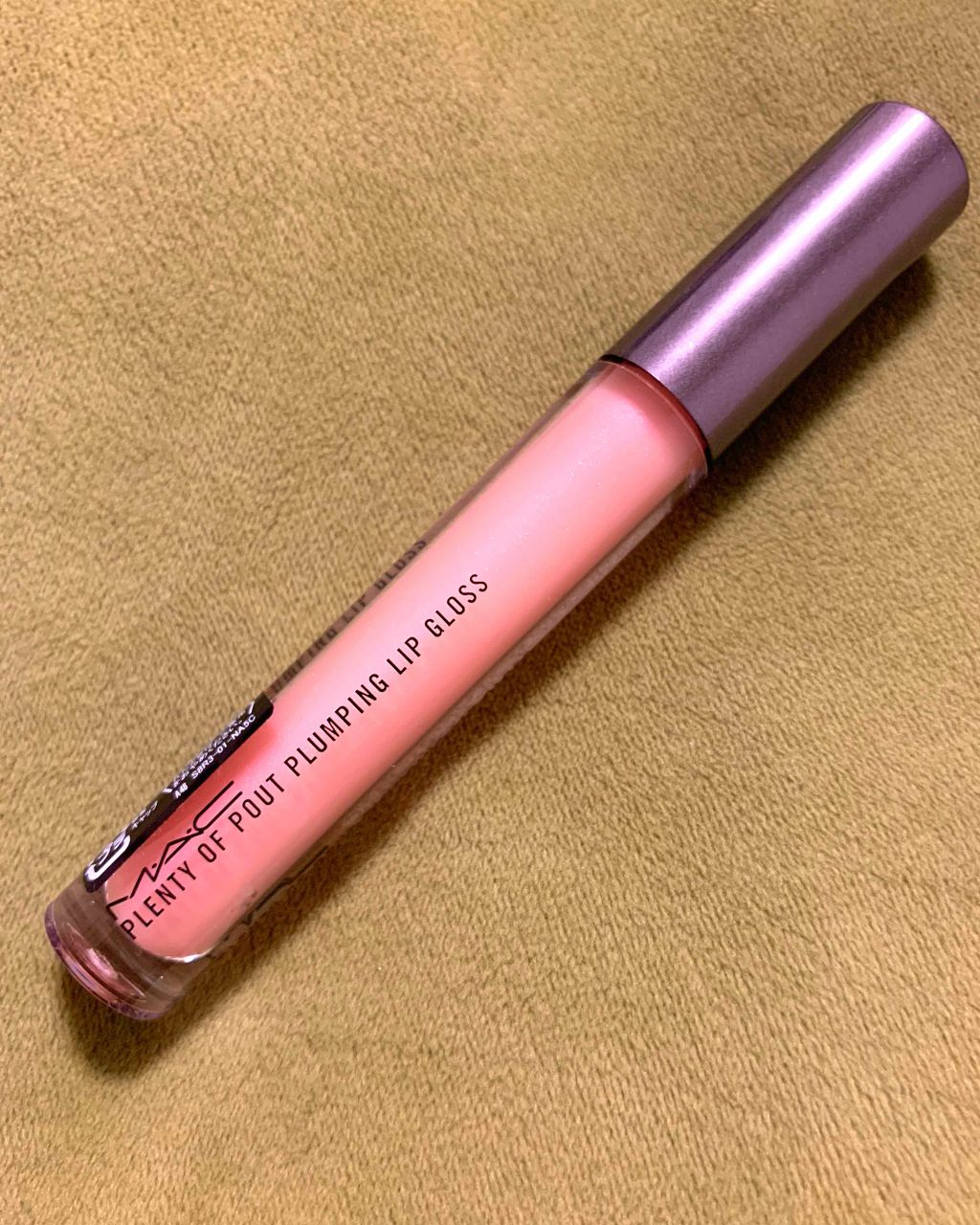 プレンティ オブ パウト プランピング リップグロス L/M・A・C/リップグロスを使ったクチコミ（2枚目）