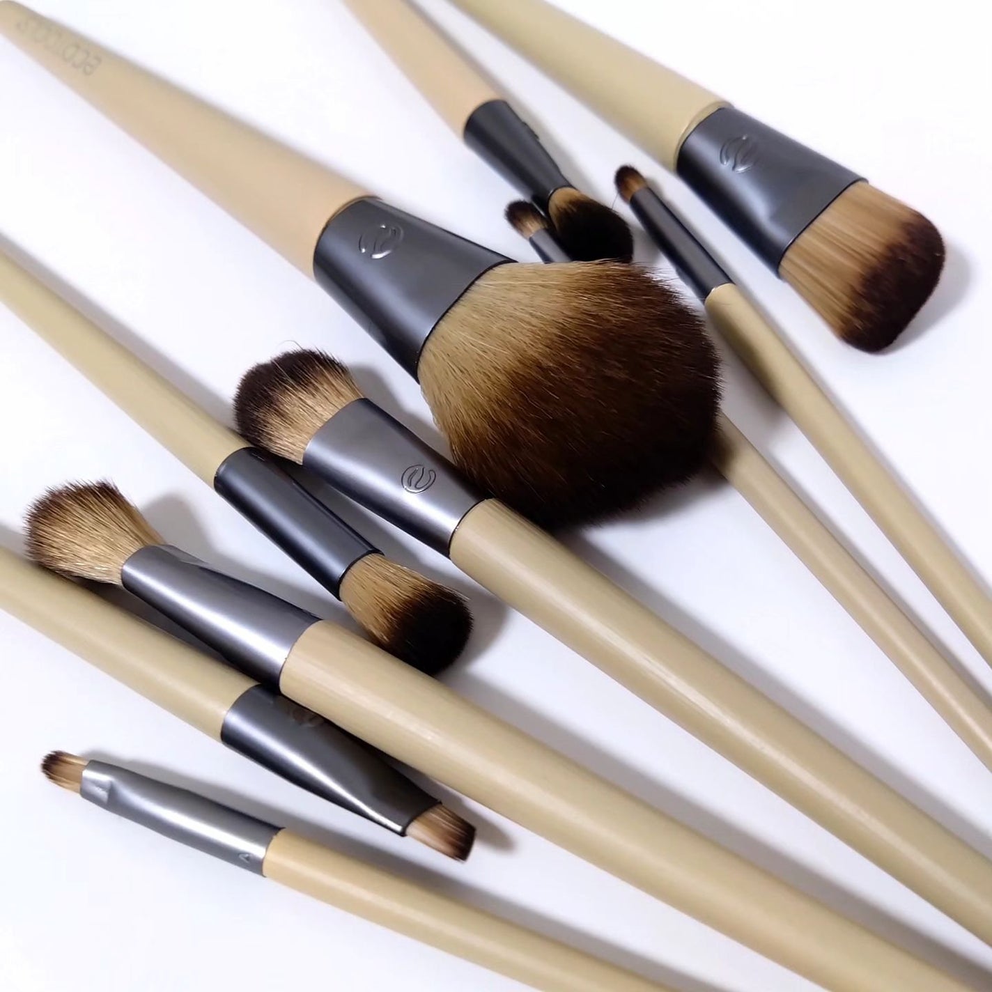 Daily Defined Eye Brush Set, 5 Piece Set & Storage Tray/EcoTools/メイクブラシを使ったクチコミ(1枚目)
