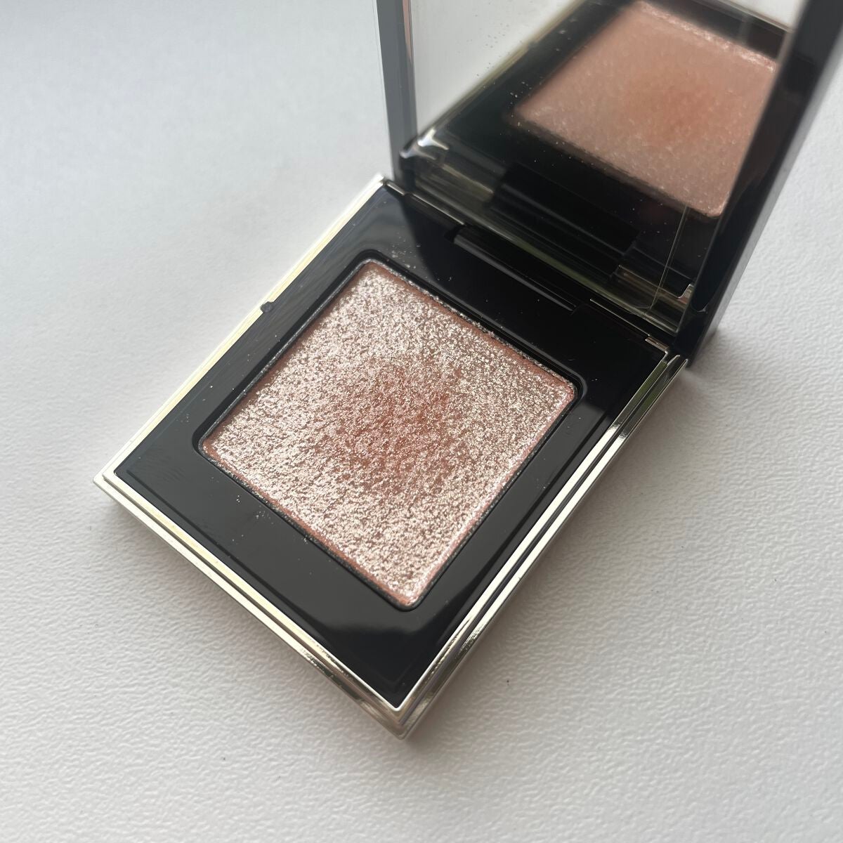 トーン タッチ アイズ/SUQQU/単色アイシャドウを使ったクチコミ(2枚目)