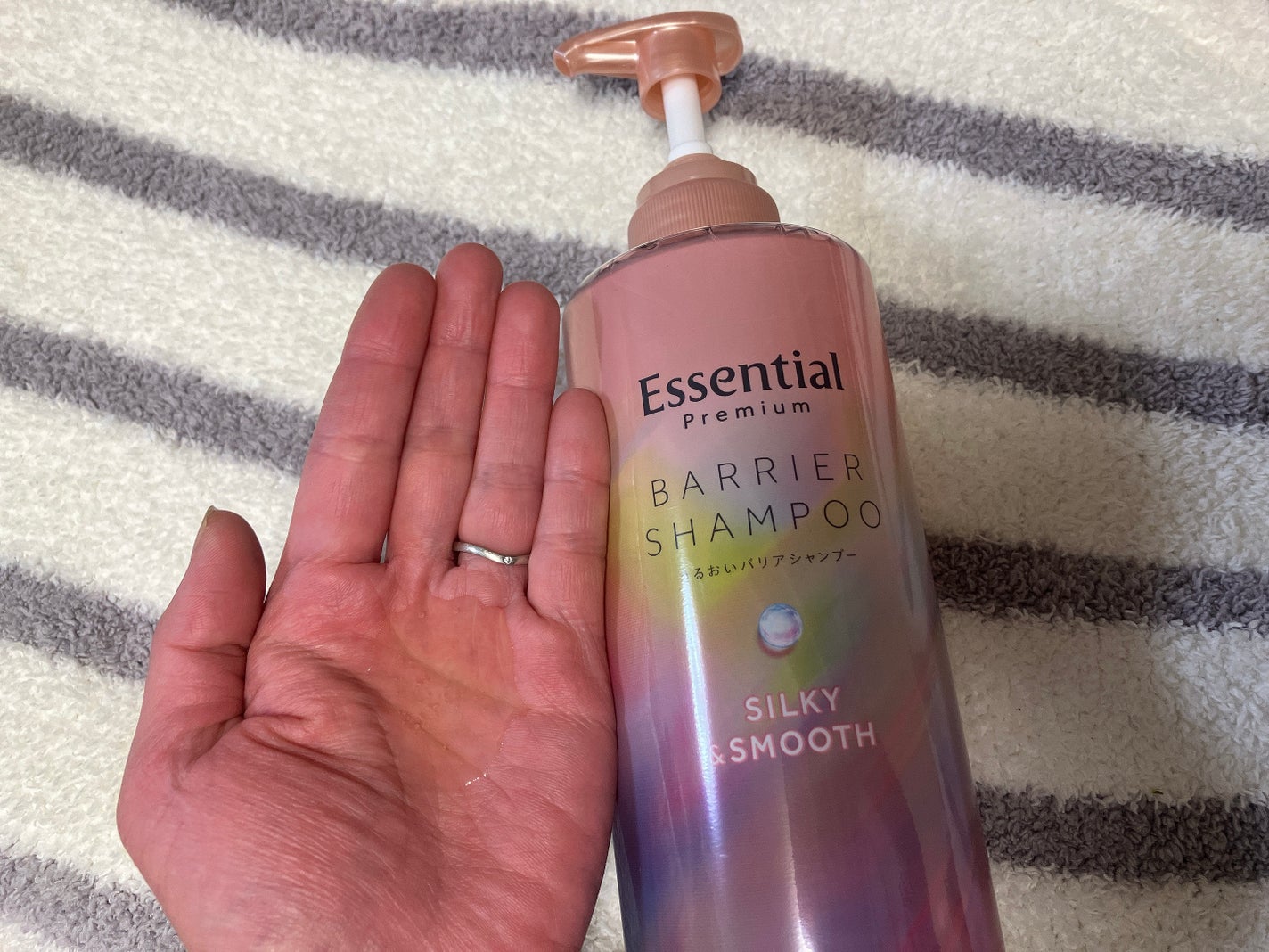 エッセンシャルプレミアム バリアシャンプー・コンディショナー シルキー&スムース/エッセンシャル/市販シャンプーを使ったクチコミ(4枚目)
