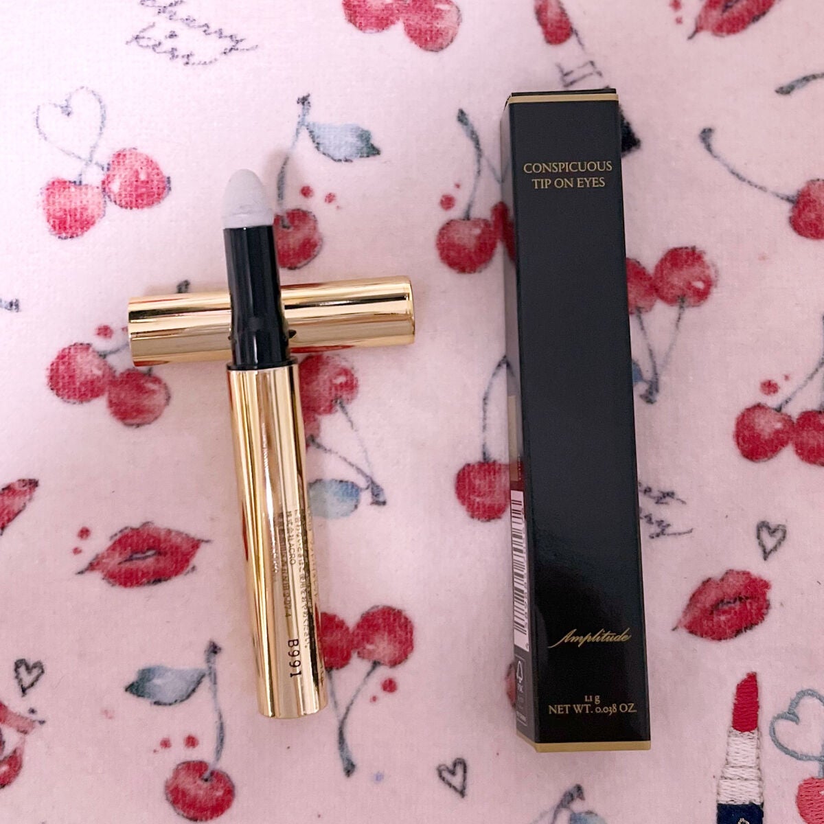 コンスピキュアス チップオンアイズ/Amplitude/単色アイシャドウを使ったクチコミ(1枚目)