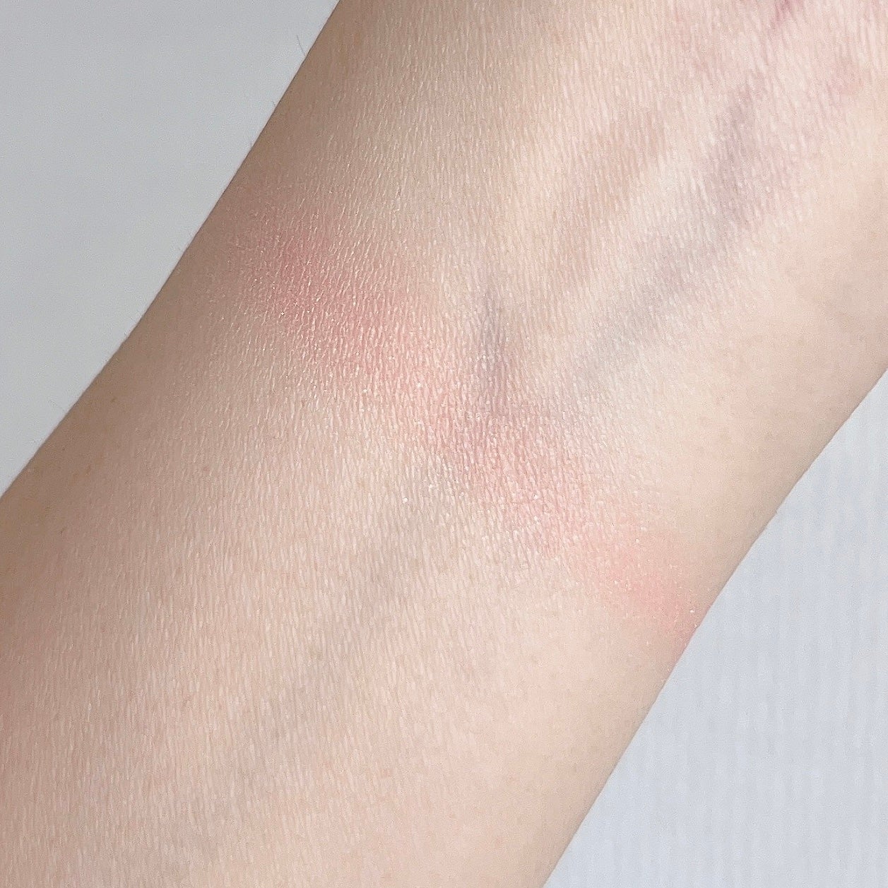 トーン ペタル フロート ブラッシュ/to/one/パウダーチークを使ったクチコミ(3枚目)