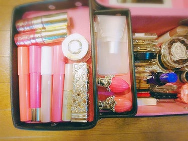 3CE MAKEUP BOXのクチコミ「やっと整理して片付けました…大変だった
でもこれ全部じゃないと思うと収集癖やめないとなぁと思い.....」（2枚目）