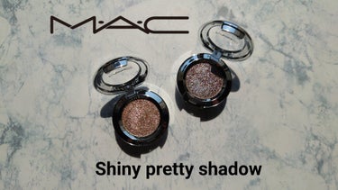 M・A・C シャイニー プリティ シャドウのクチコミ「#MAC
#シャイニープリティシャドウ
#ジョイトゥ #ピーフォピンク

2018のクリスマス.....」（1枚目）