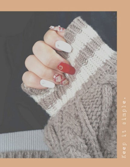 NENE on LIPS 「こんにちは!今回は秋冬ネイルしてみました🍁❄️ダイソーで揃う、..」(2枚目)