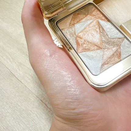 ル・レオスールデクラ /クレ・ド・ポー ボーテ/パウダーハイライトを使ったクチコミ(5枚目)