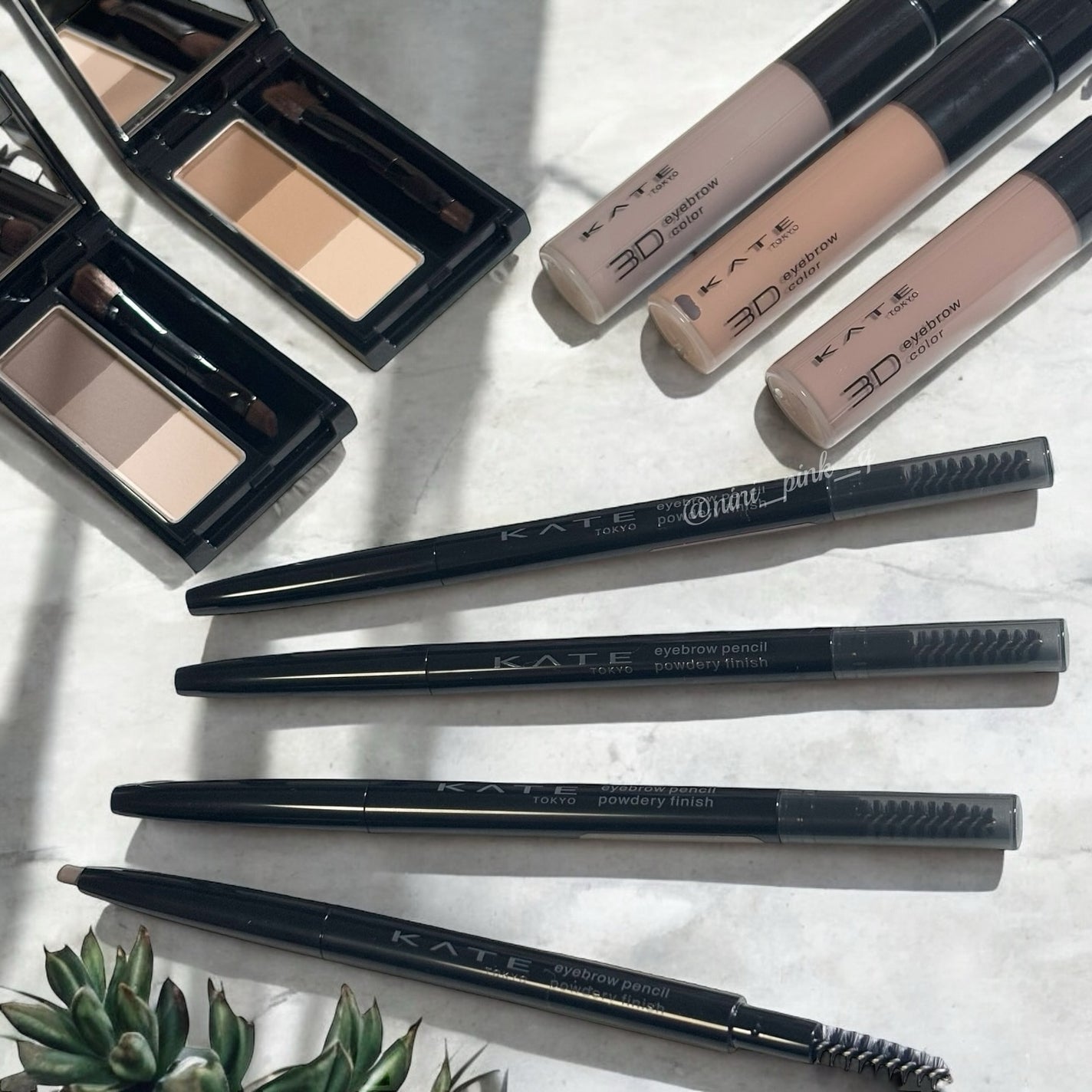 ケイト デザイニングアイブロウ3D/KATE/パウダーアイブロウを使ったクチコミ(9枚目)