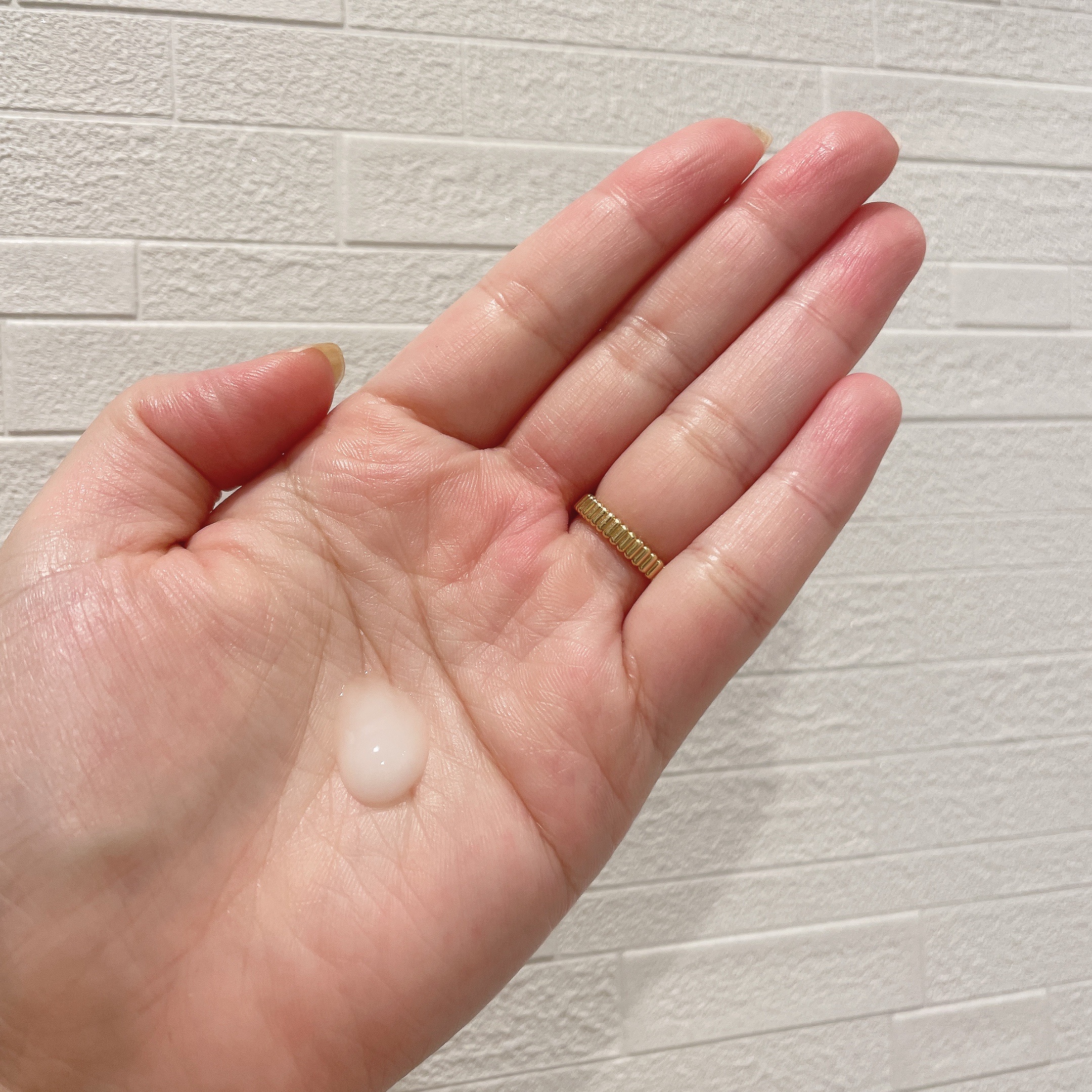 ミラクルズ うるおいブーストミルクウォーターセラム/パンテーン/アウトバストリートメントを使ったクチコミ（2枚目）