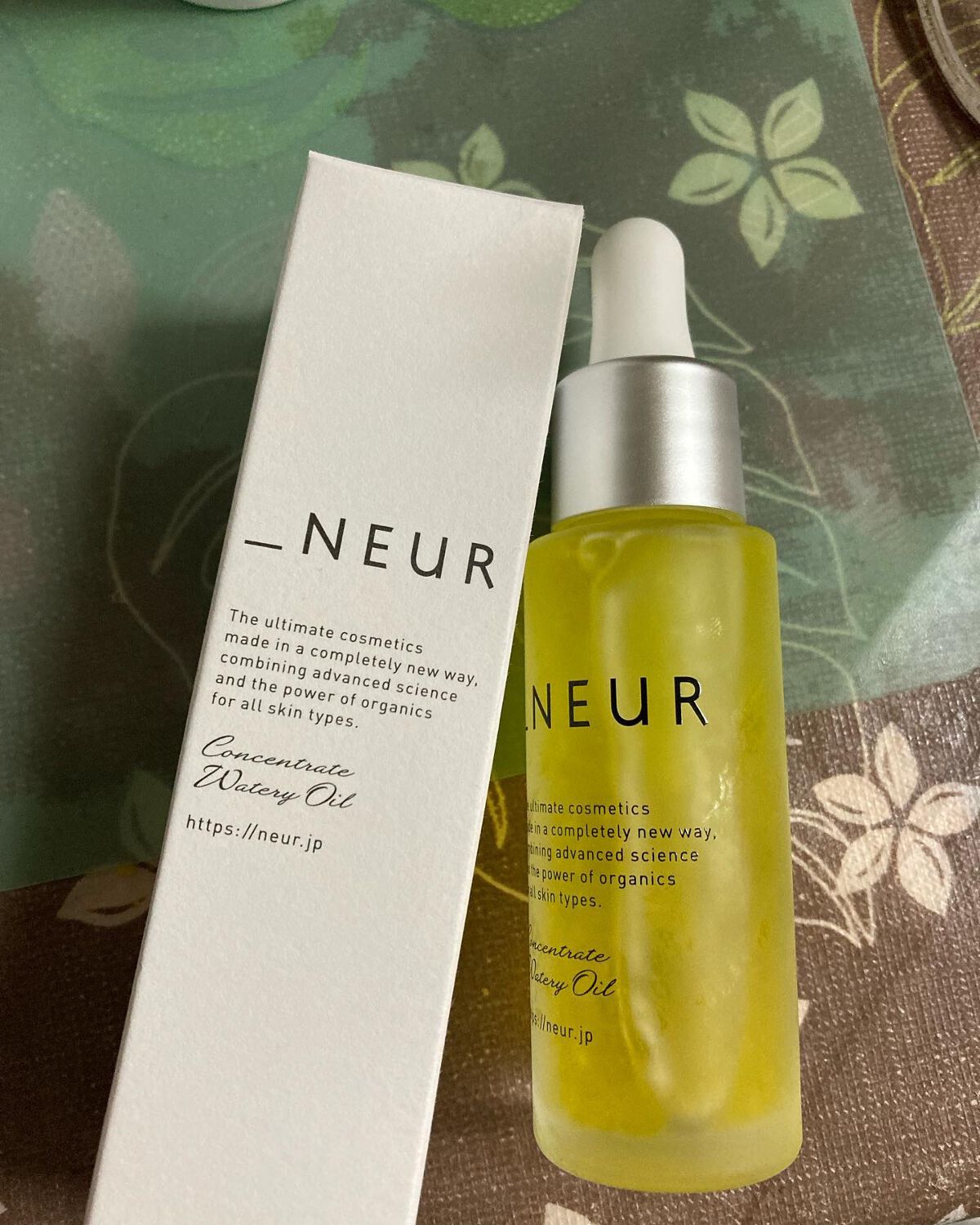 にゃんこ on LIPS 「_NEURアンダーノイルタイムレスジェリーセラム試してみました..」(7枚目)