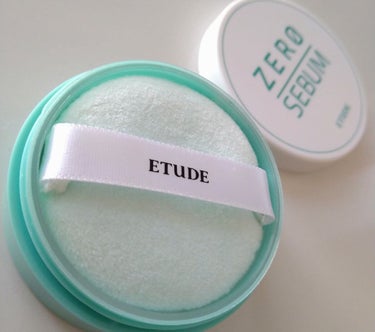 ETUDE Zセバムドライングパウダーのクチコミ「＼テカリやベタつき対策に／

スベスベとしたマットな陶器肌を演出する、持ち歩きに便利なパウダー.....」（2枚目）