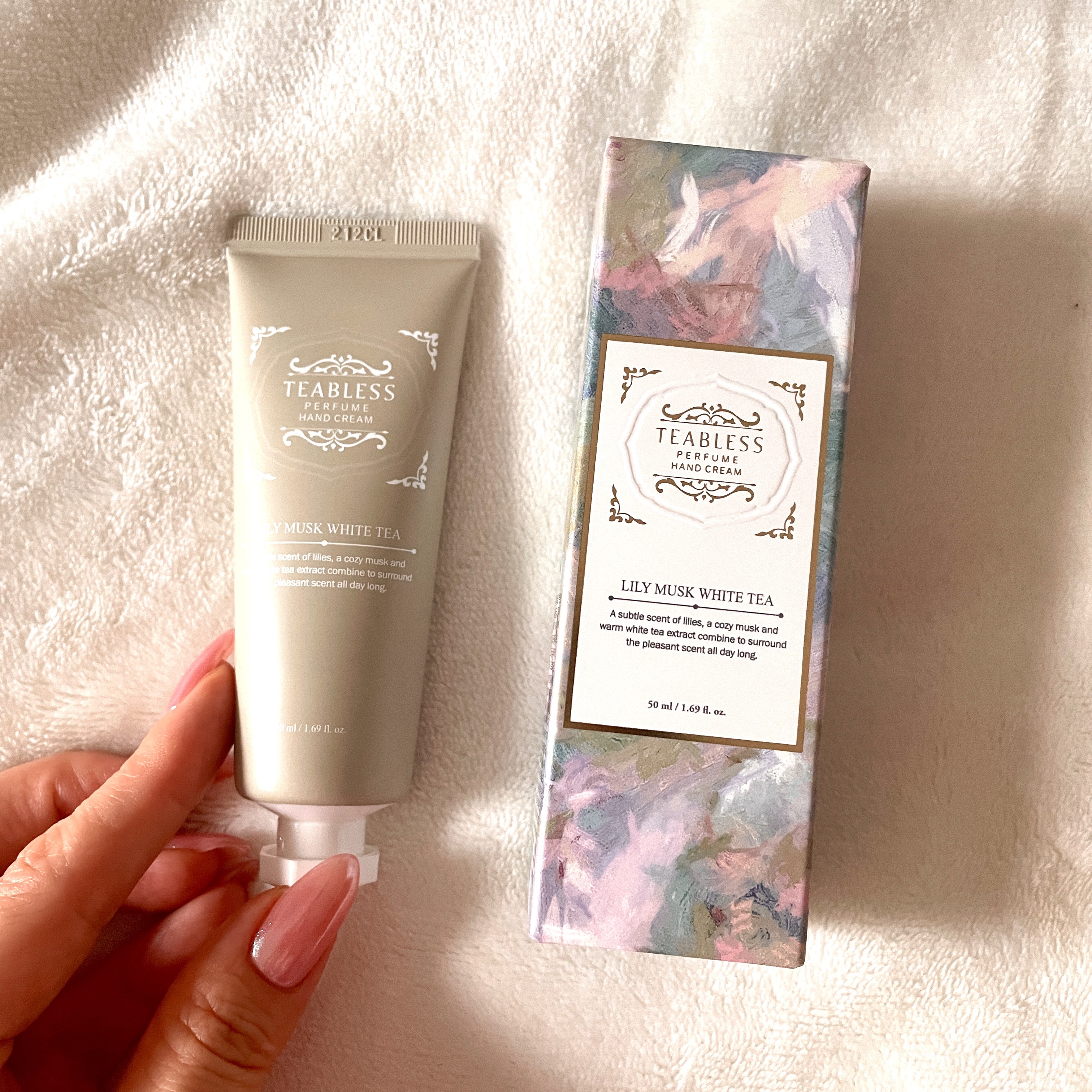 パフュームハンドクリーム リリームスクホワイトティーの香り/TEABLESS/ハンドクリームを使ったクチコミ（2枚目）
