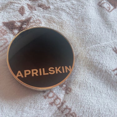 APRILSKIN マジックスノークッション ブラック 2.0のクチコミ「〜SNSでバズったクッションファンデご存知ですか？〜

韓国のアイドル達がこぞって使っていると.....」（2枚目）